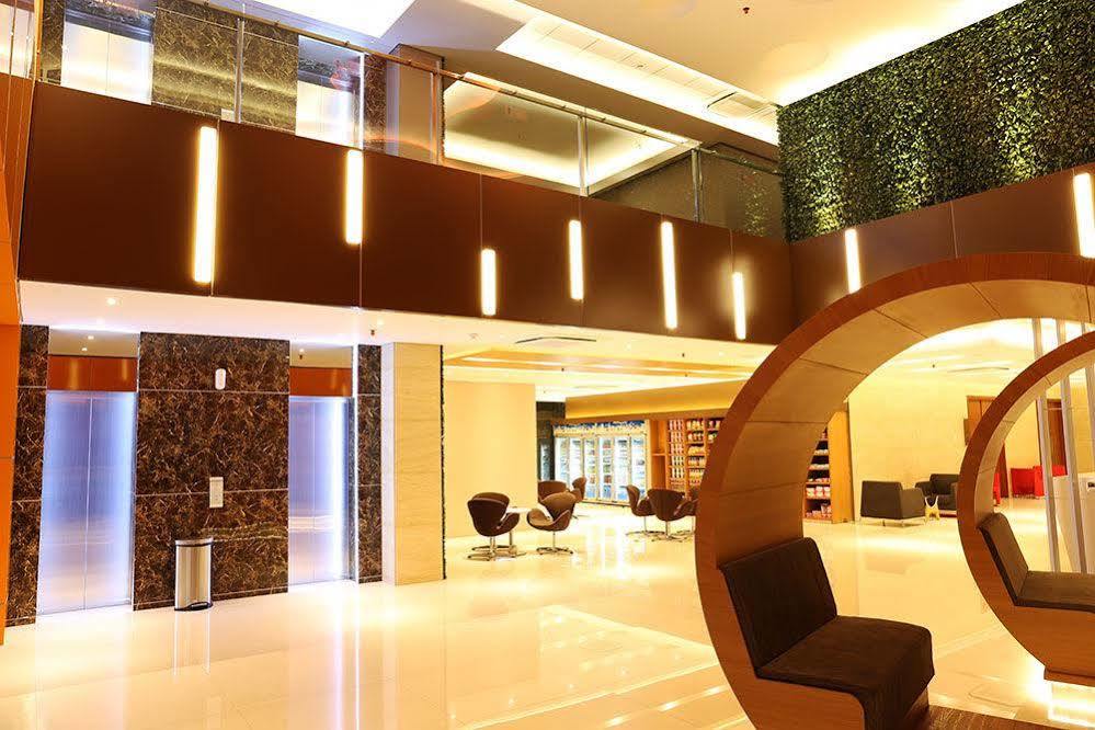 แกรนด์ ซิตี้ฮับ โฮเต็ล แอท กาเจอตางัน Hotel มะลัง ภายนอก รูปภาพ